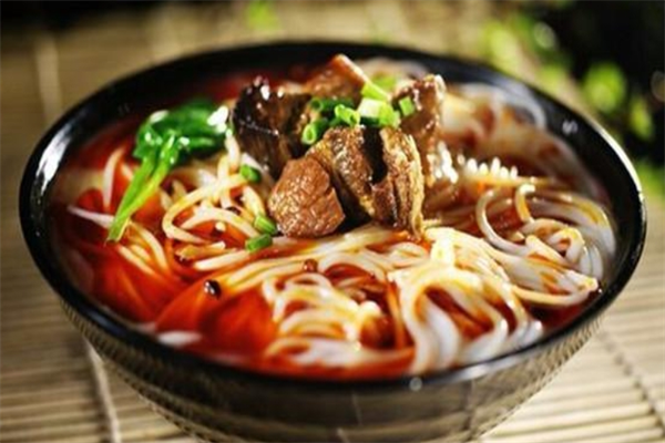 炸舌牛肉米线加盟