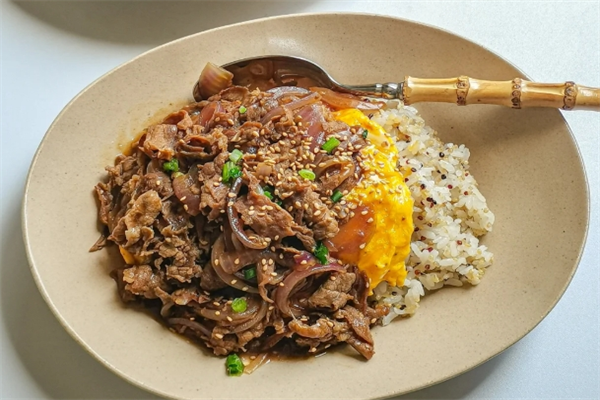 郑锦记牛肉饭加盟