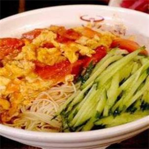 王嘉爾撈撈面