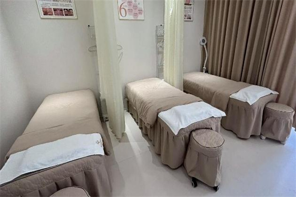 雅思佳人美容院加盟