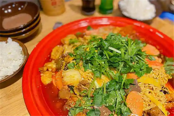 盘盘麻辣拌加盟