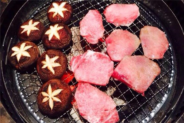 长生牛炭火烤肉加盟