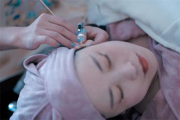 侗秀養(yǎng)發(fā)加盟