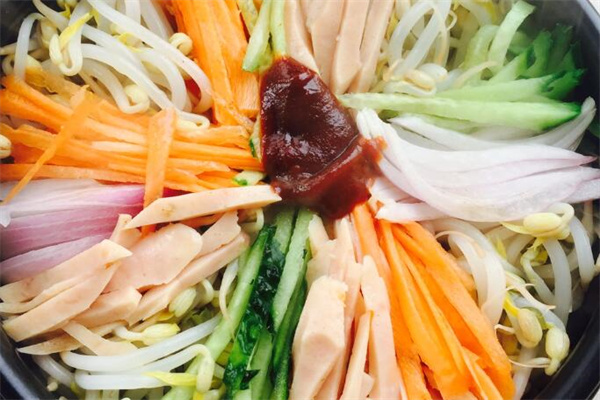 食尚居石鍋拌飯加盟