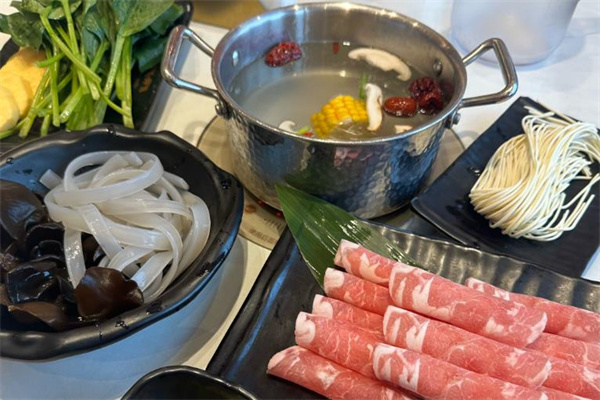 杨新伟老旋转小火锅加盟