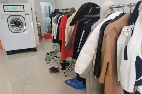 衣香洗衣店加盟