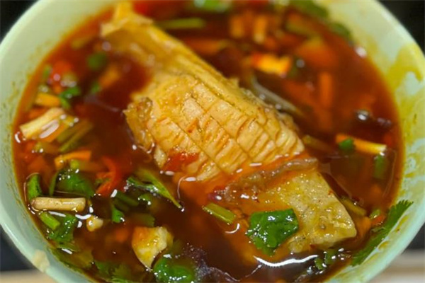 唐老鸭石锅鱼