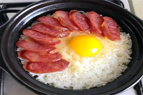 小鑫煲仔饭加盟