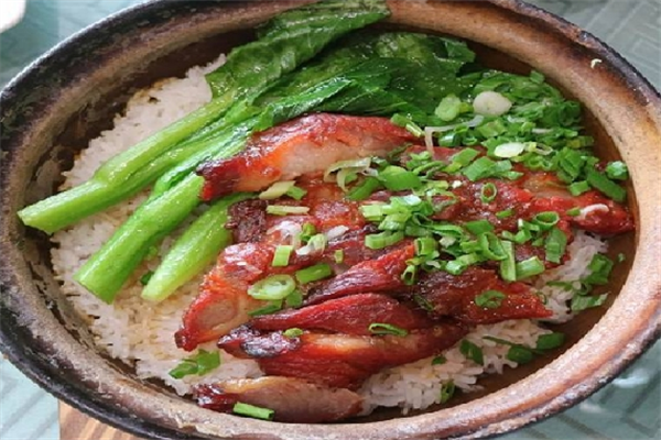小鑫煲仔饭加盟