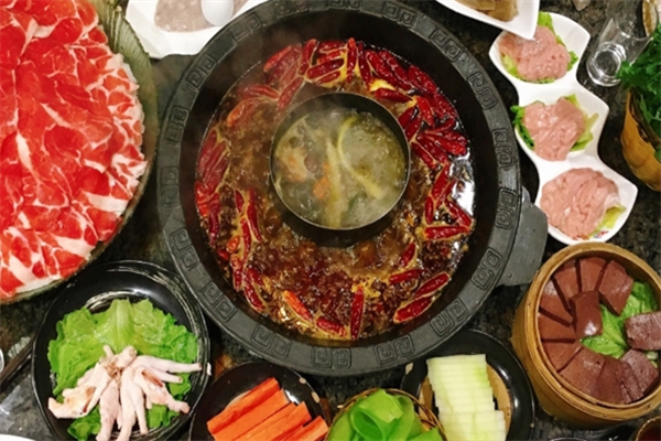 闹城都鲜货火锅加盟