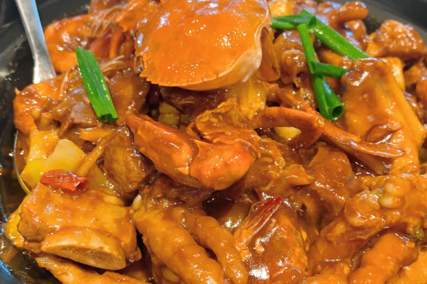 品岸肉蟹煲主题餐厅加盟