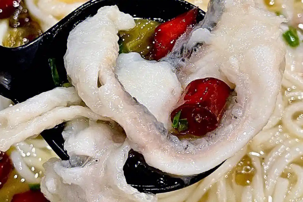 珍益煲骨头饭酸菜鱼米线加盟