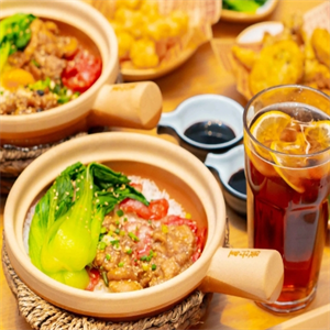 陽山牛雜煲仔飯