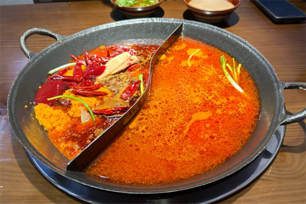 辣尝瘾火锅加盟