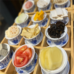 监利土菜火锅店