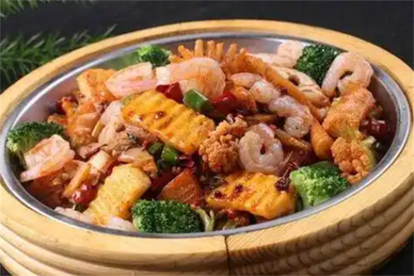 冰城婆婆麻辣烫加盟
