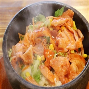 炙口香煲仔饭加盟