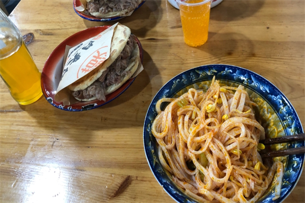 馋嘴锅盔加盟