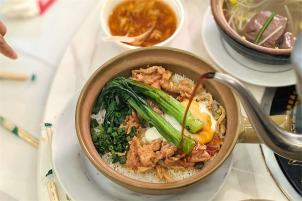 承粤庆私厨煲仔饭加盟