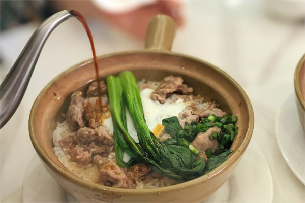 领鲜煲仔饭加盟