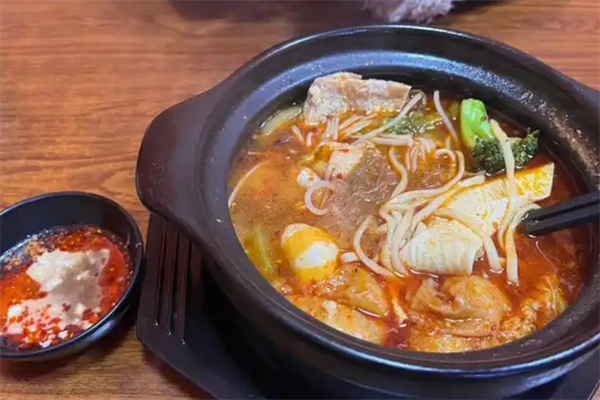 奇味麻辣烫加盟