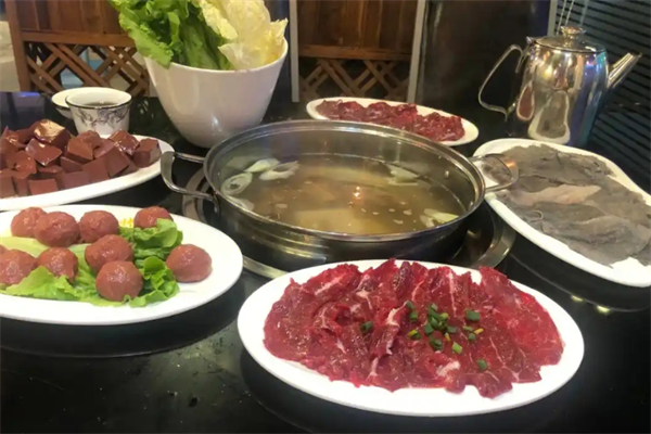 粤发特色鲜羊火锅加盟