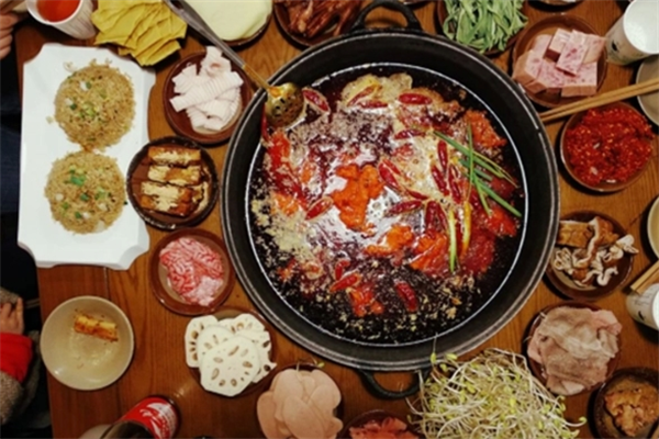 巴倒驰土火锅加盟