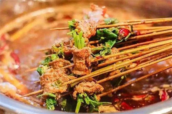 五姐辣排骨串串香加盟