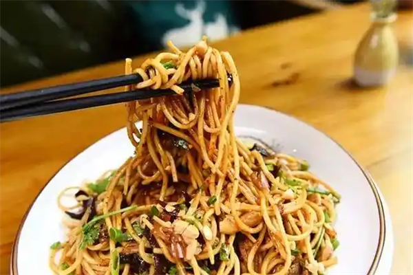 巷王拌面加盟
