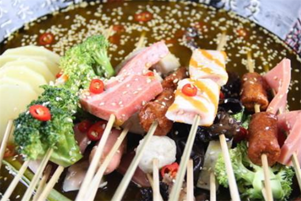 初见串串香加盟