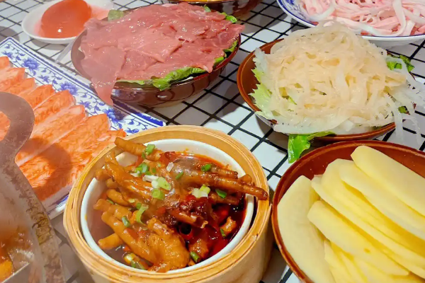 李当湘送火锅店加盟