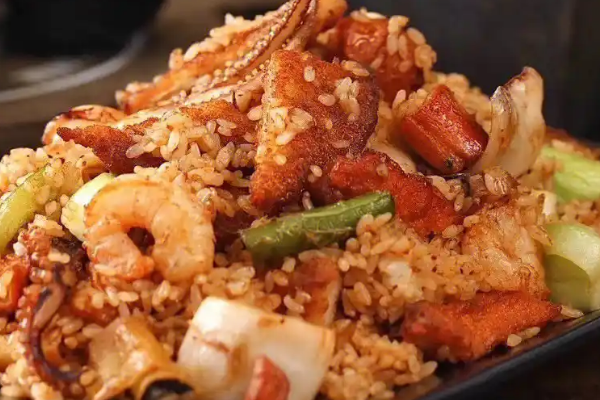 犟串串串炒饭加盟