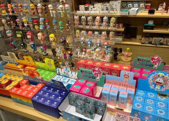 盲盒店