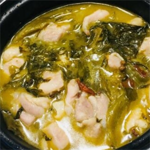 鱼耳酸菜鱼米线