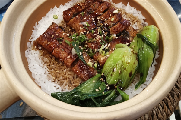 dudu私房煲仔饭加盟