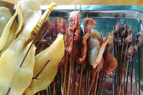 樂食光油炸串串加盟