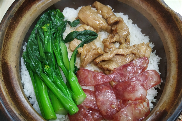 关记煲仔饭加盟
