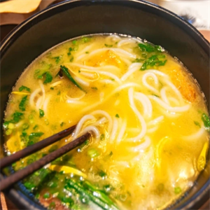 柴院酸菜魚米線