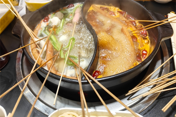 丫丫串串香加盟