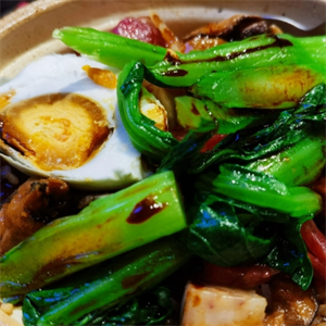 鴿王煲仔飯