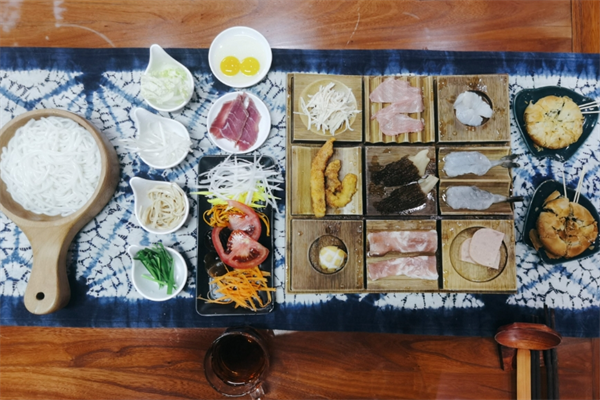 川缘酸菜鱼米线加盟
