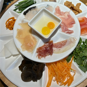 欣記酸菜魚米線館