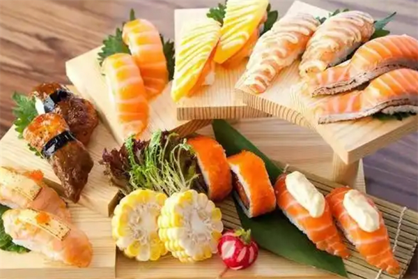 泰泰饭团寿司加盟