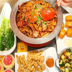 金煲醬骨頭肉蟹煲