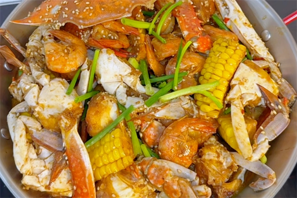 金煲酱骨头肉蟹煲加盟