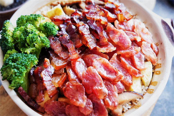 乡外食煲仔饭加盟