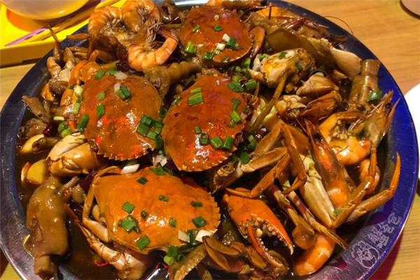 信天舞肉蟹煲加盟
