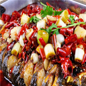 璧溫泉烤魚(yú)燒烤冷酒