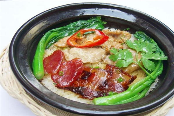 噗火煲仔饭加盟