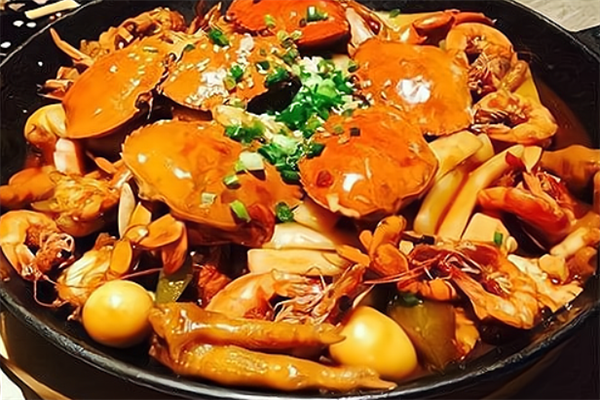 8090小海鲜肉蟹煲店加盟